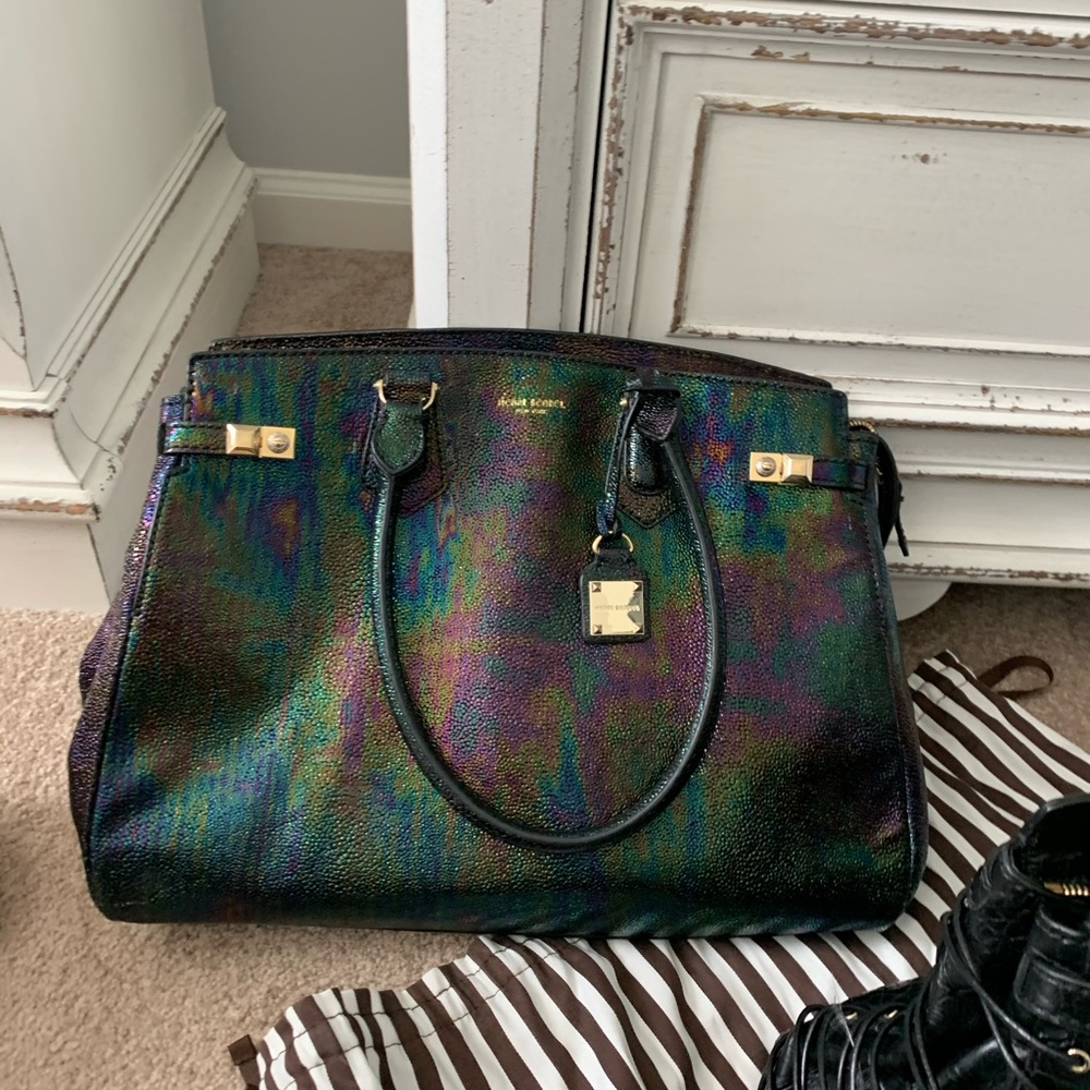 Henri Bendel oil spill